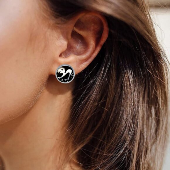 Leaping Cats Glass Cabochon Earrings - Picture 2 of 3